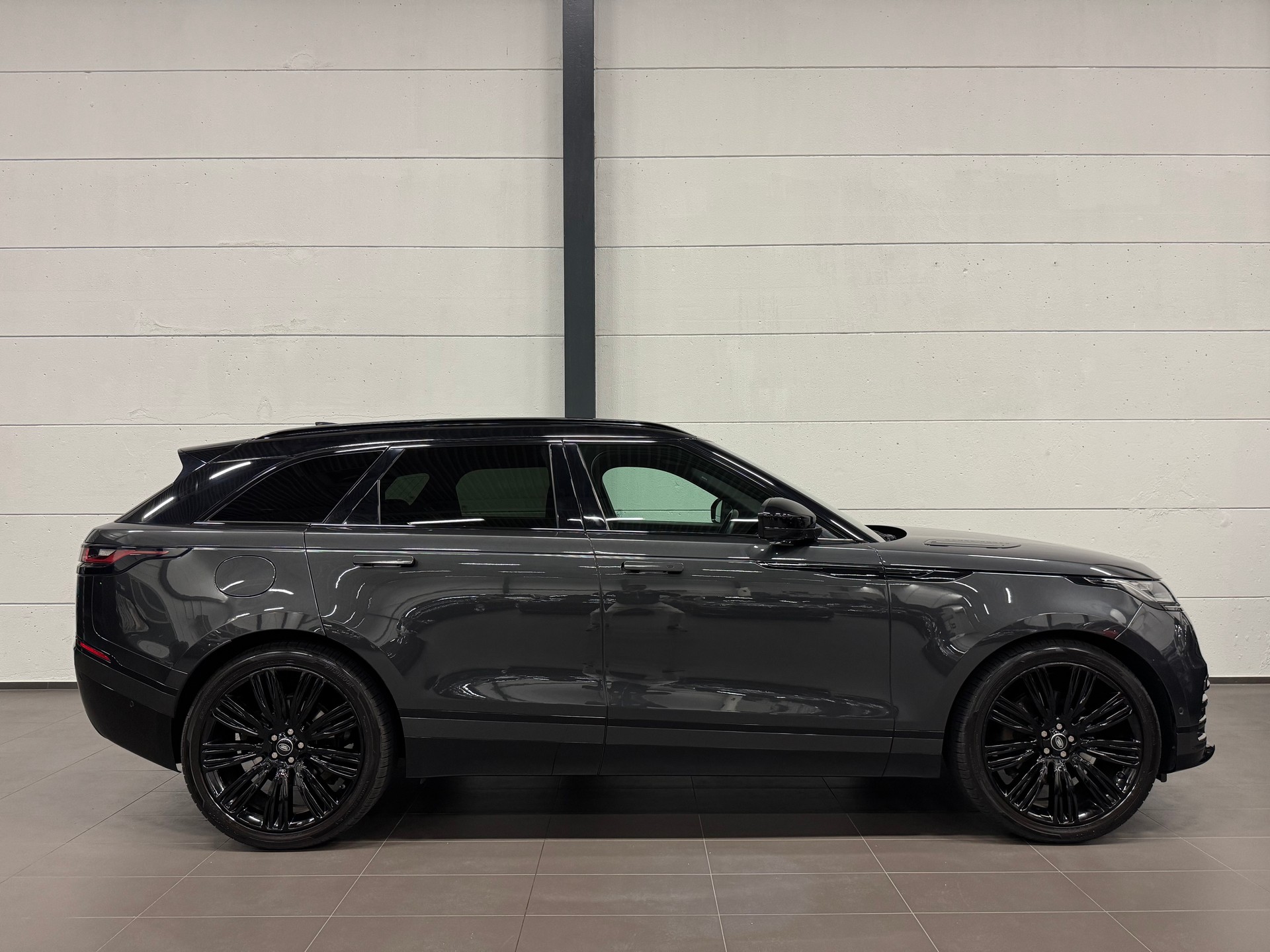 LAND ROVER Range Rover Velar R-Dynamic P 380 Automatic-image-9