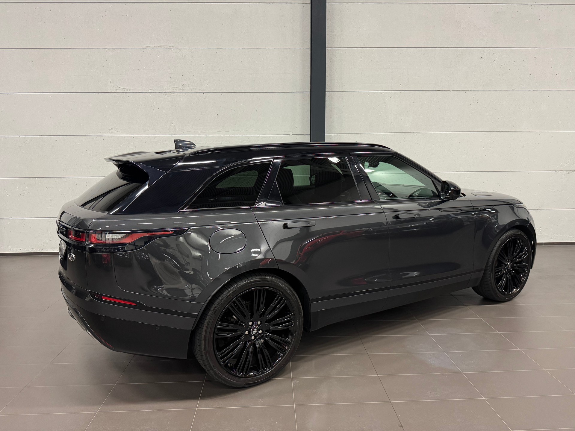 LAND ROVER Range Rover Velar R-Dynamic P 380 Automatic-image-11