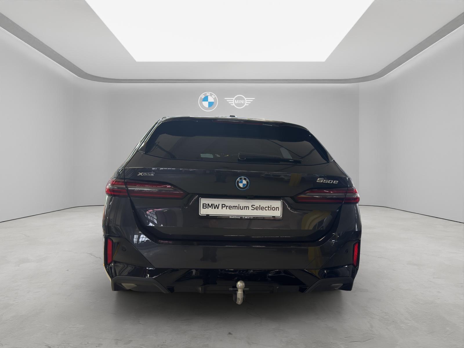 BMW 5er Reihe G61 Touring 550e xDrive-image-15