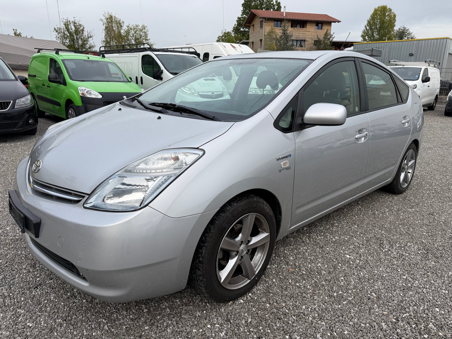 TOYOTA Prius 1.5 16V Hybrid-image-1