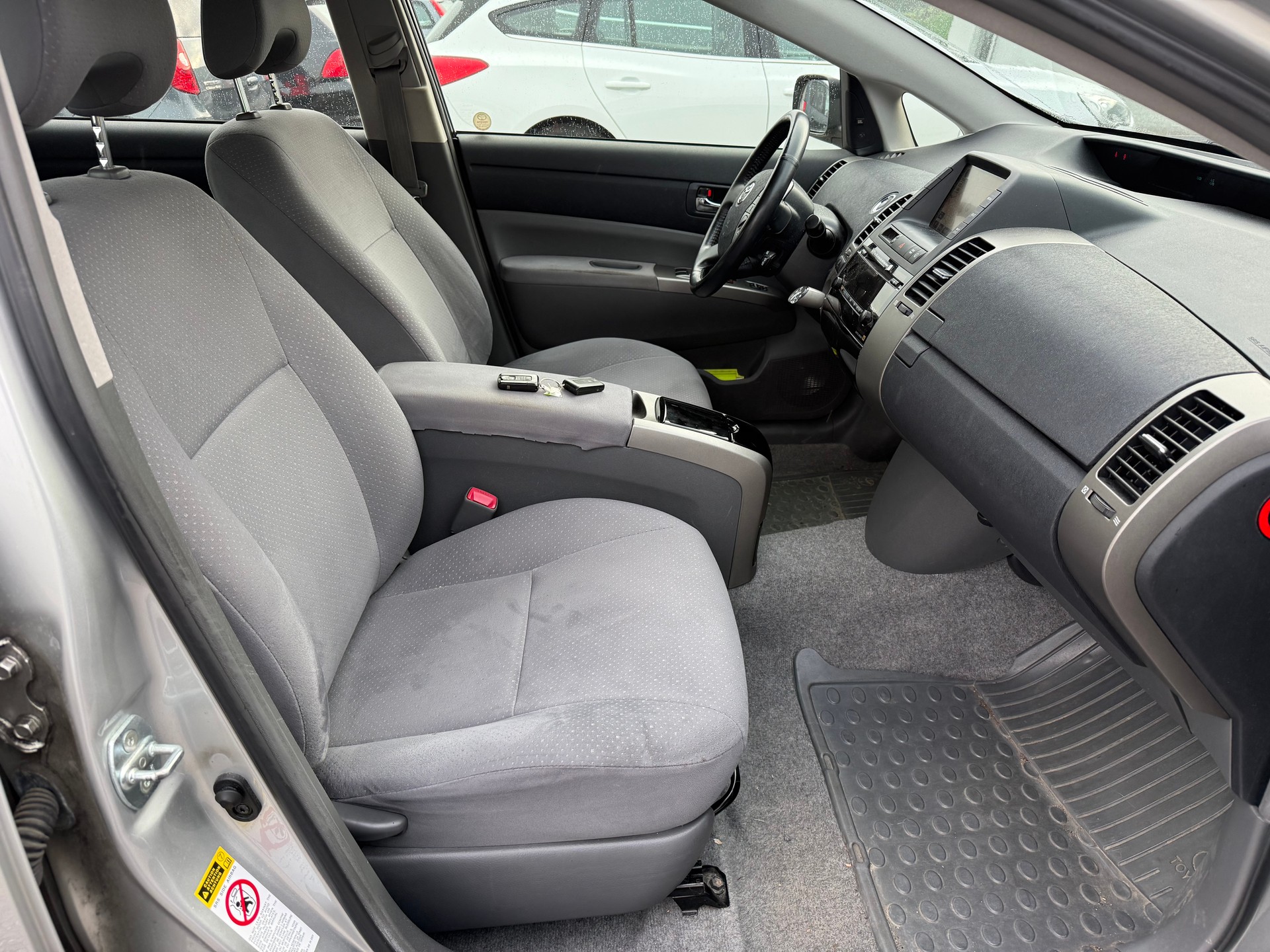 TOYOTA Prius 1.5 16V Hybrid-image-7