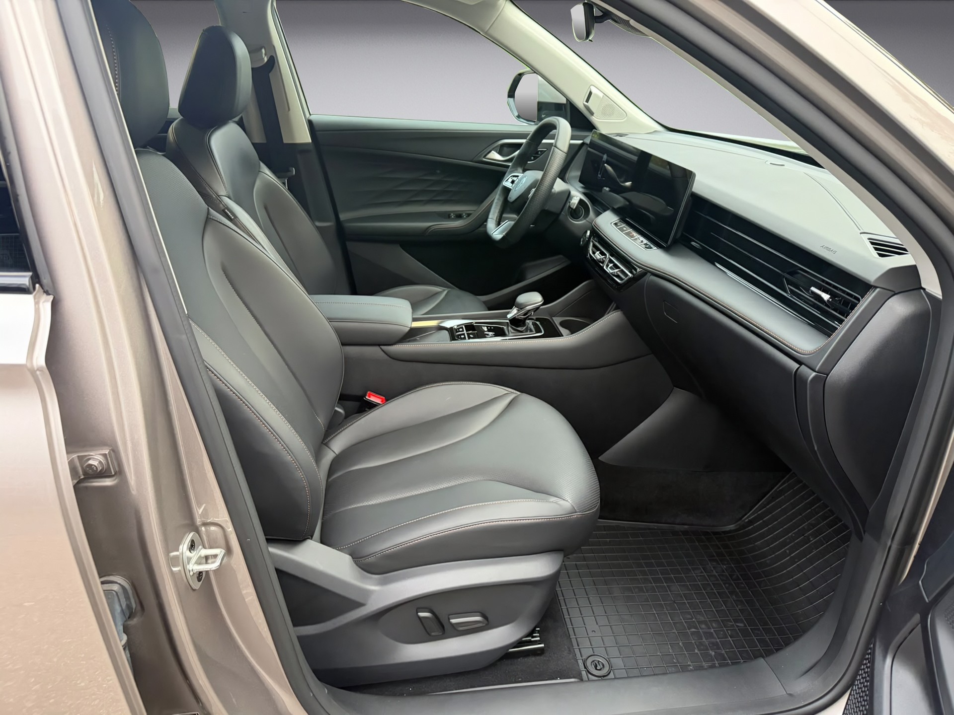 MG HS 1.5 T Luxury Automat * 170PS * 8fach *-image-12