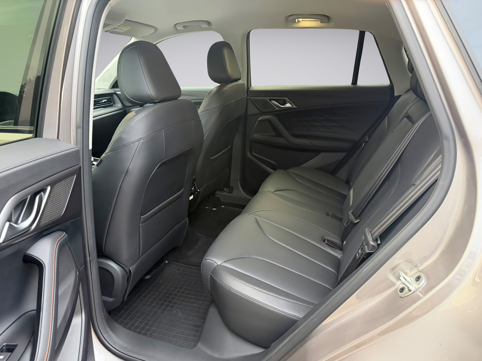 MG HS 1.5 T Luxury Automat * 170PS * 8fach *-image-10