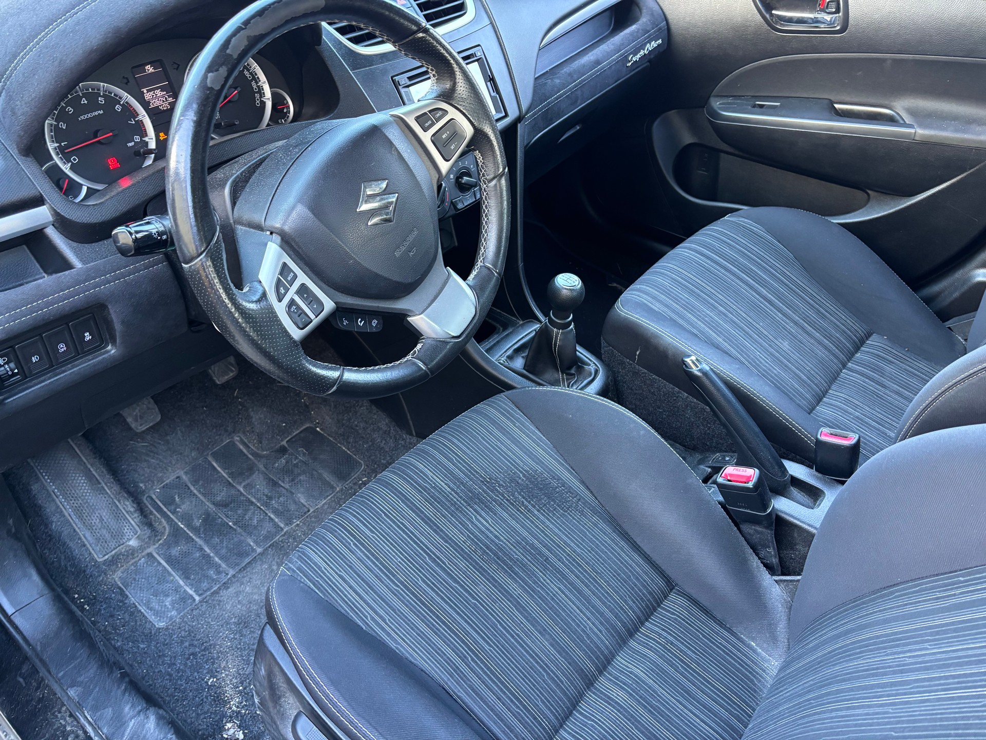 SUZUKI Swift 1.2i 16V Sergio Cellano-image-9