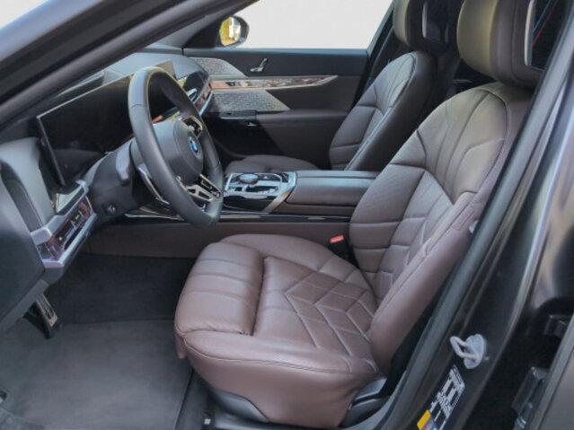 BMW i7 xDrive60-image-7