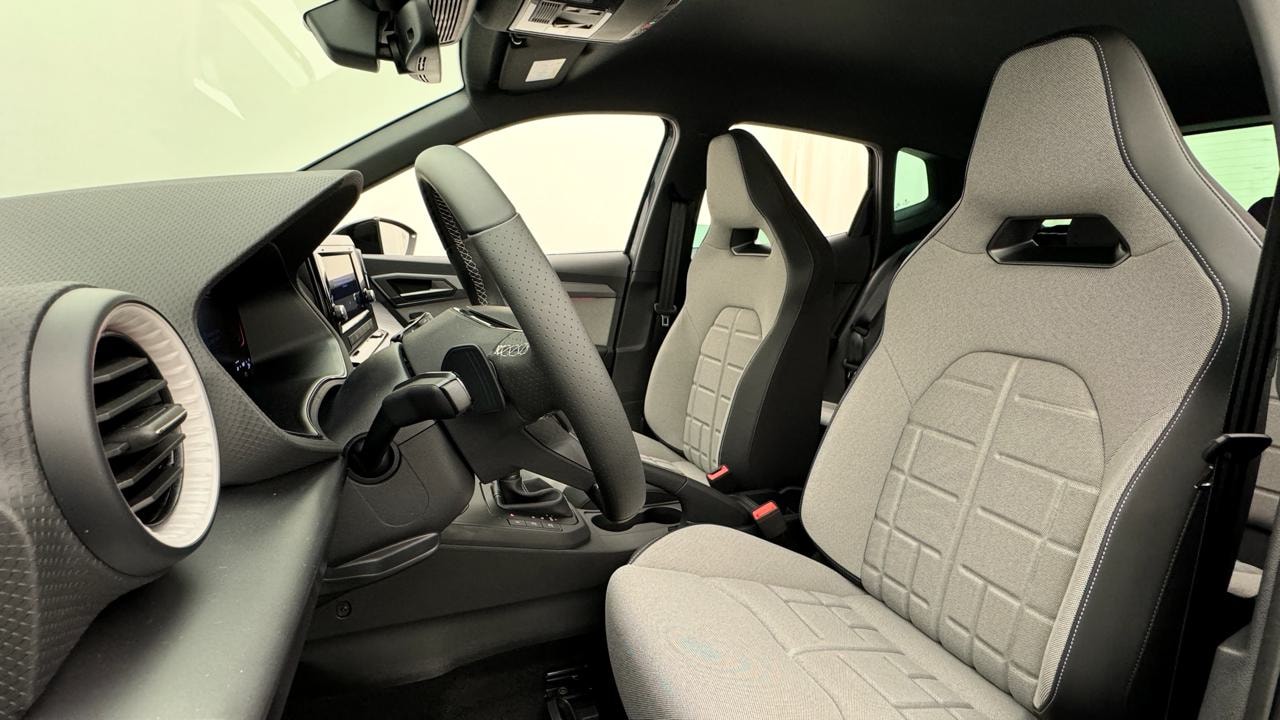 SEAT Arona 1.5 Eco TSI FR DSG-image-4