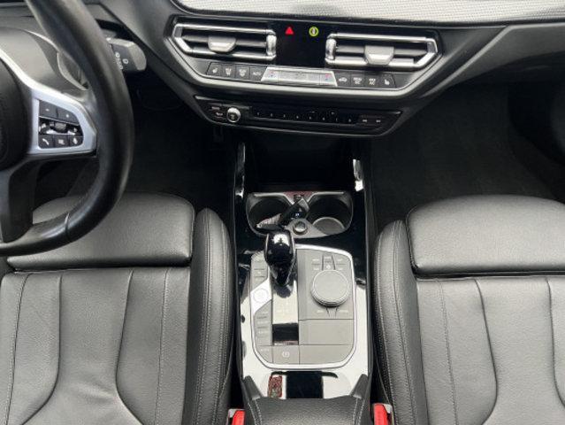 BMW 1er Reihe F40 118i-image-11