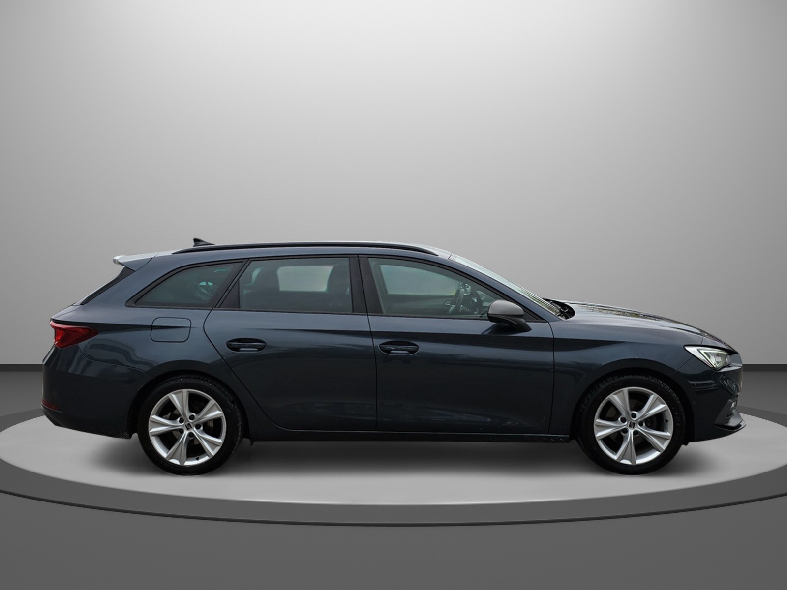SEAT Leon ST 1.5 eTSI mHEV DSG FR-image-6