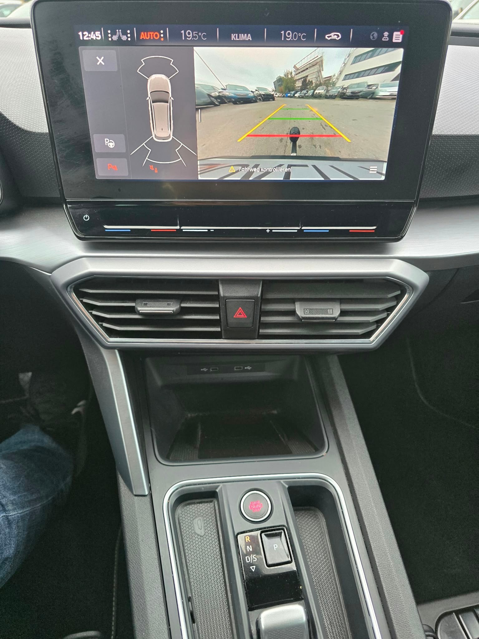 SEAT Leon ST 1.5 eTSI mHEV DSG FR-image-15