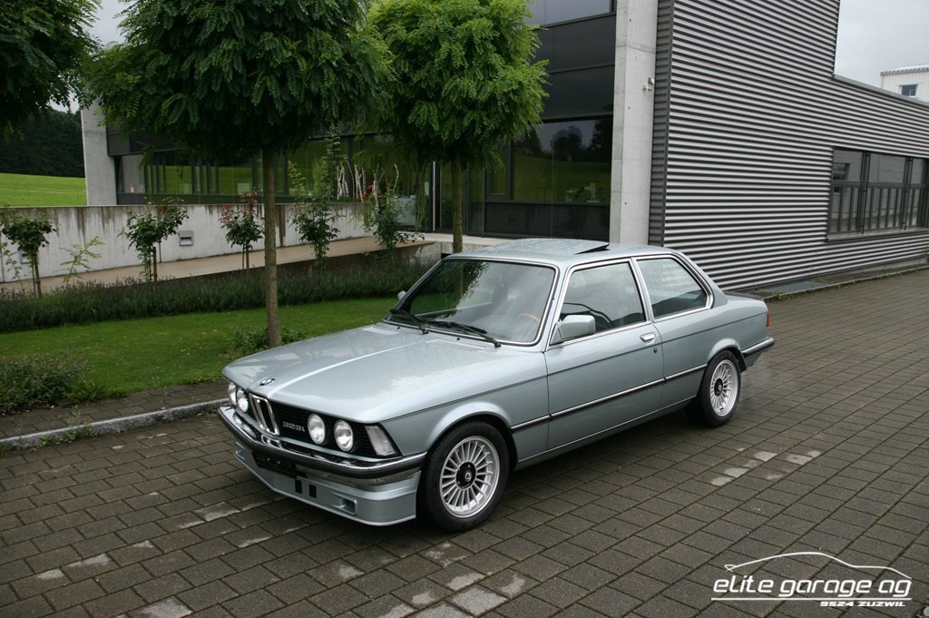 BMW 323 i-image-0