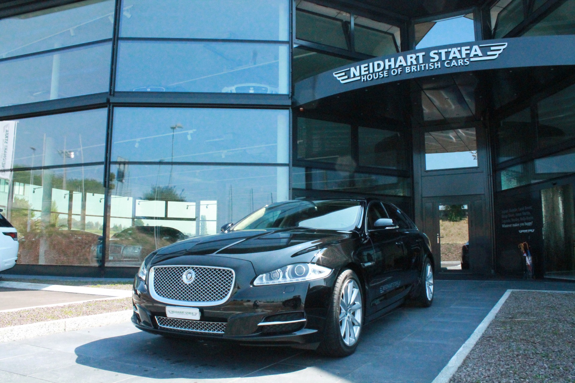 JAGUAR XJ LWB 3.0d V6 Portfolio Automatic-image-0