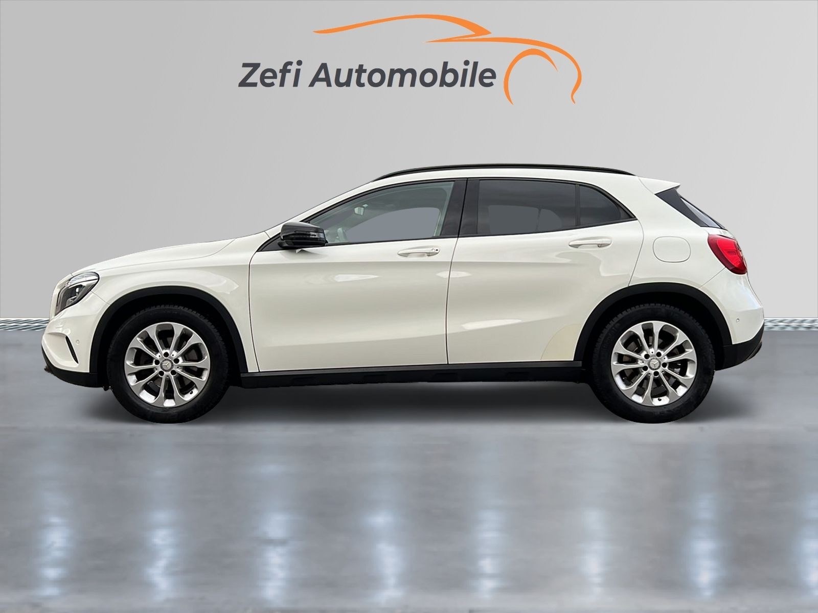 MERCEDES-BENZ GLA 200 Style 7G-DCT-image-2