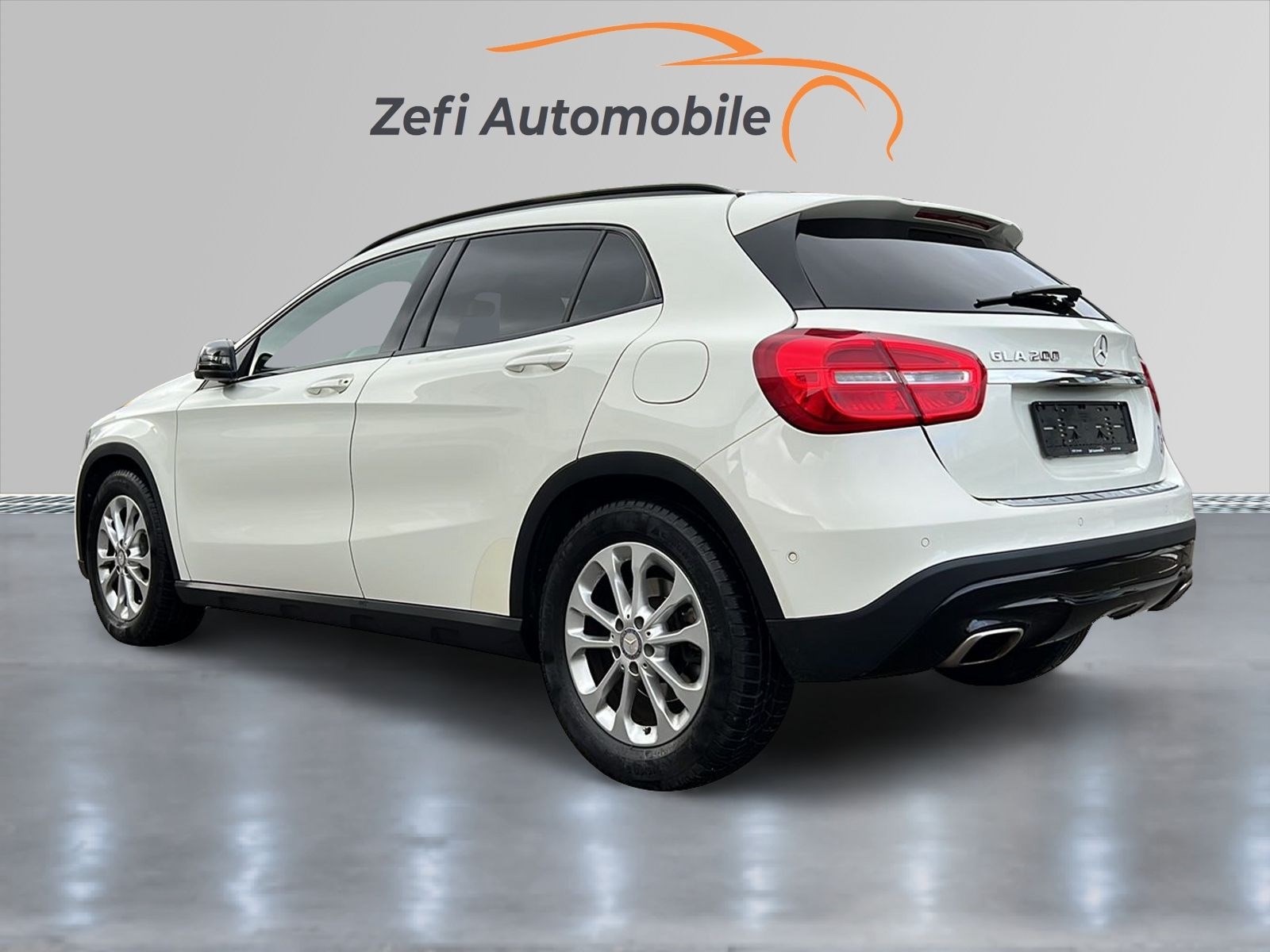 MERCEDES-BENZ GLA 200 Style 7G-DCT-image-1
