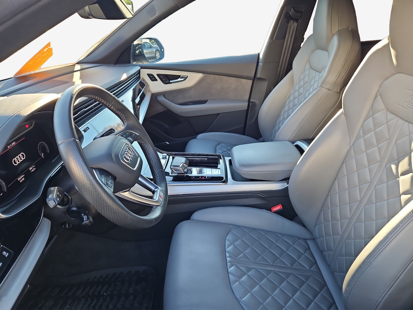 AUDI Q8 60 TFSI e quattro PHEV tiptronic-image-6