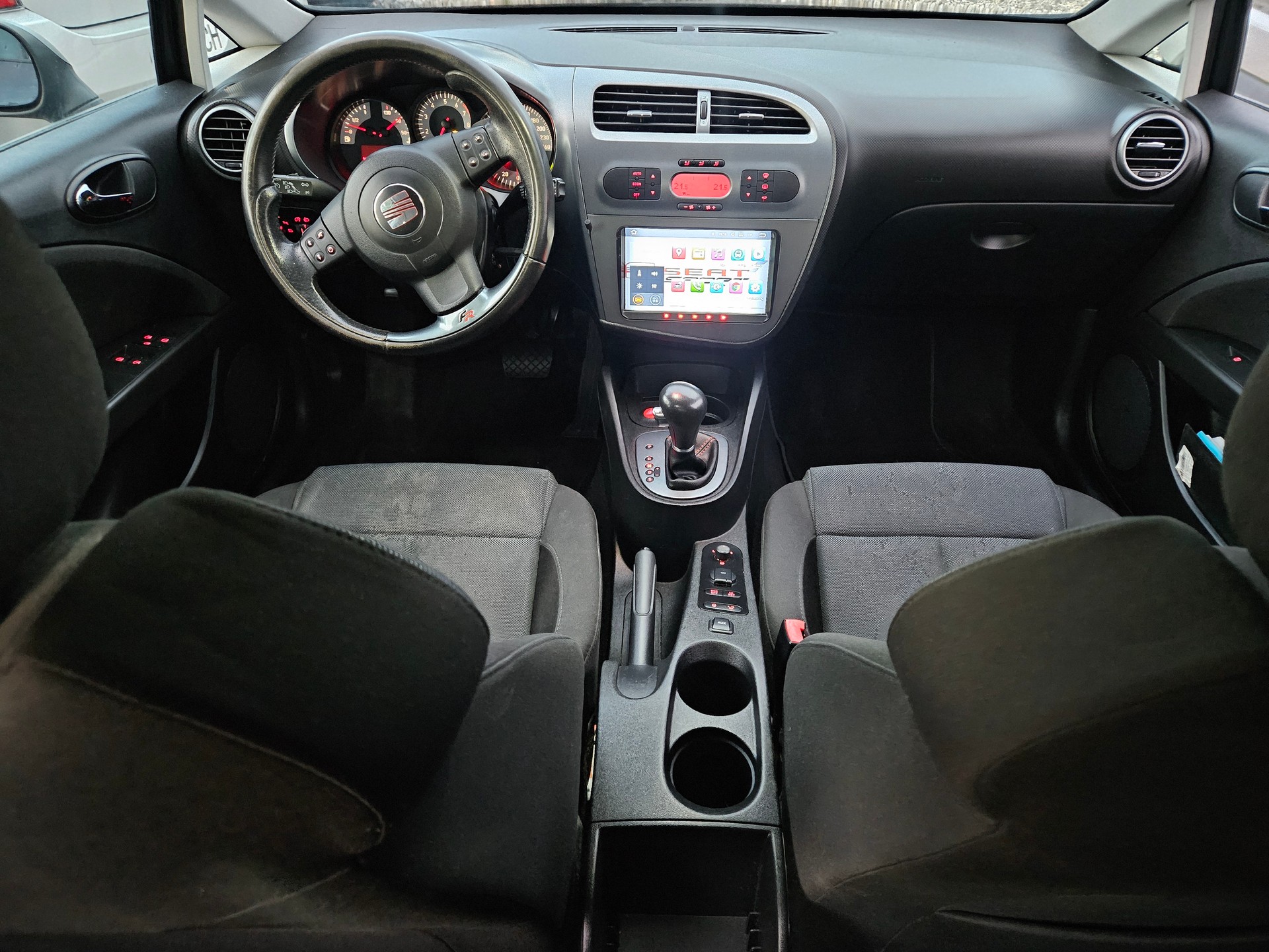 SEAT Leon 2.0 TSI FR-image-7