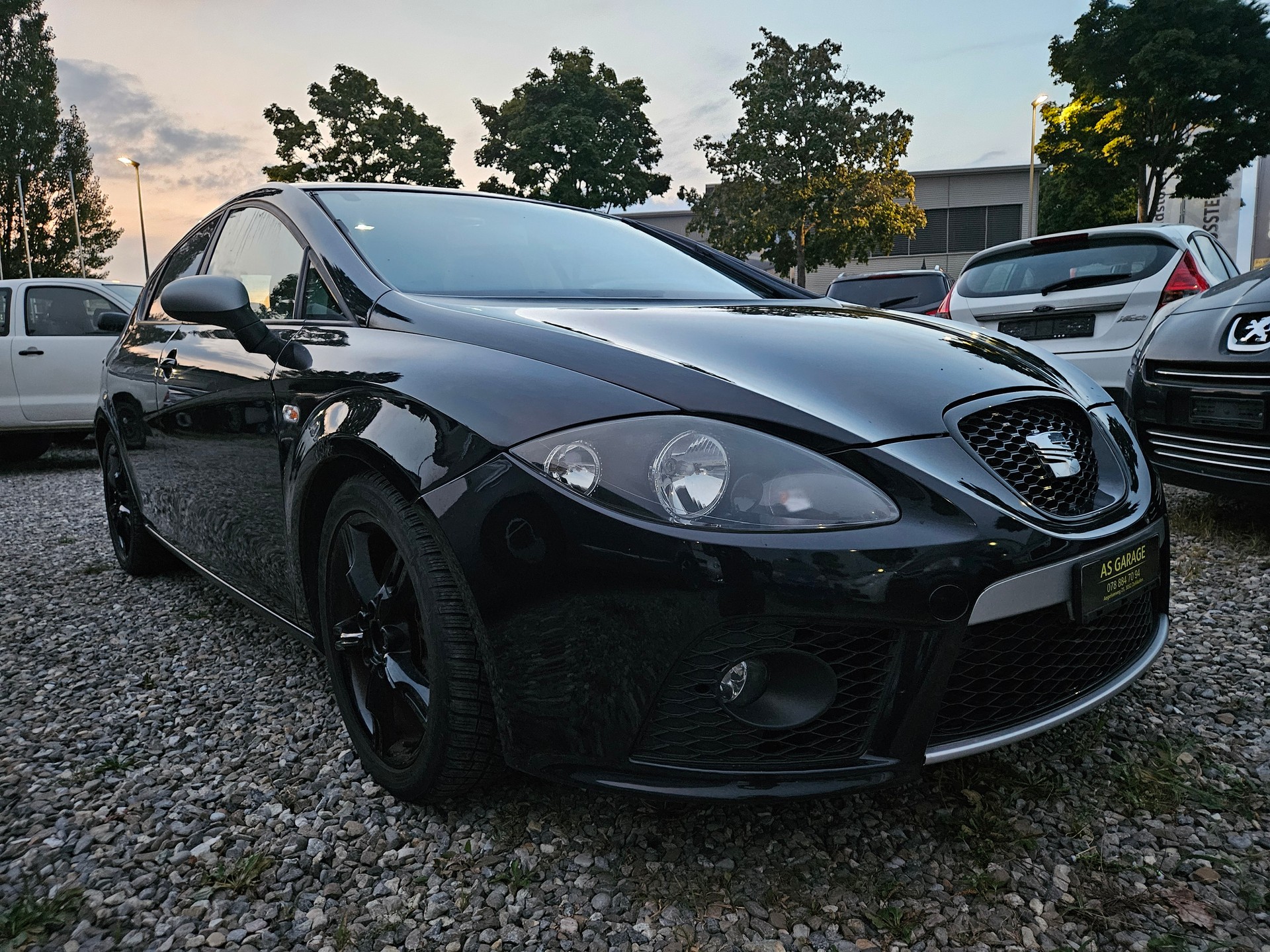 SEAT Leon 2.0 TSI FR-image-2