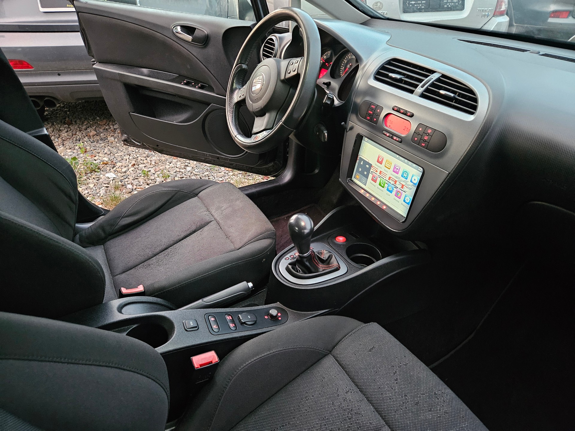 SEAT Leon 2.0 TSI FR-image-11