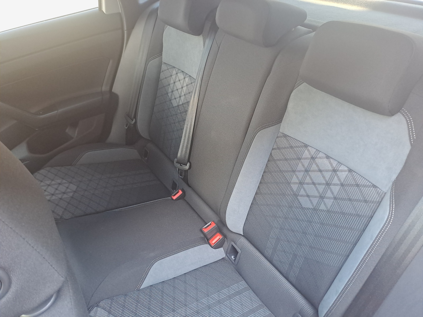 VW Polo R-Line 1.0TSI 95PS DSG-image-11