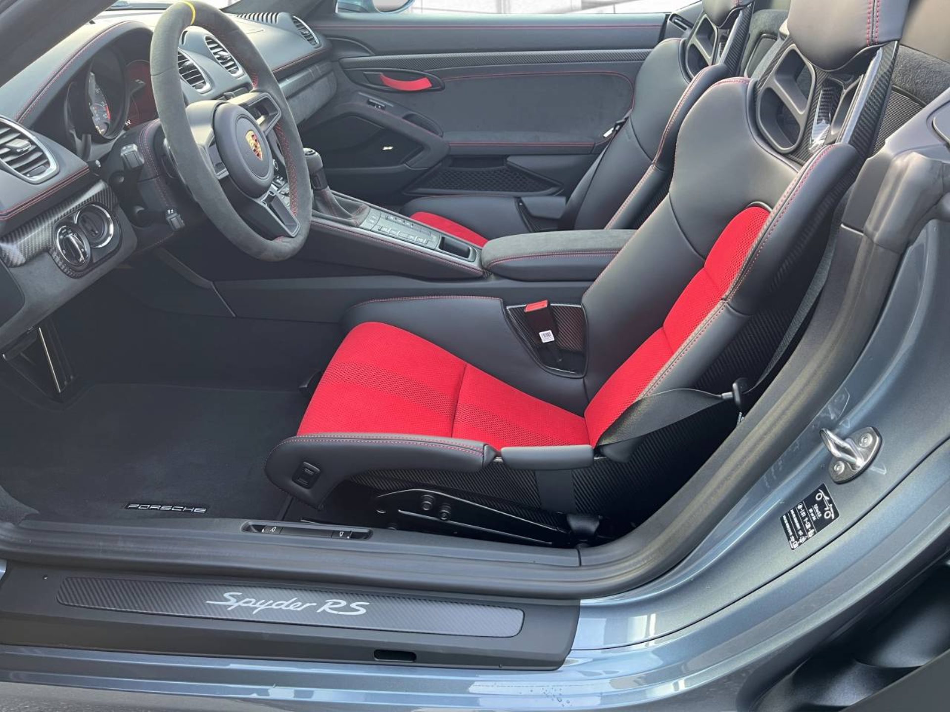 PORSCHE 718 Spyder RS-image-13