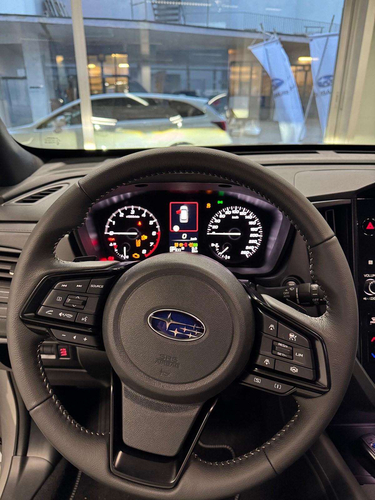 SUBARU Forester 2.0i e-Boxer Swiss Plus Lineartronic-image-10