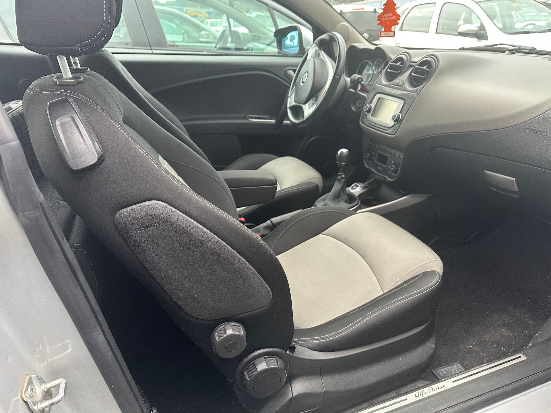 ALFA ROMEO MiTo 0.9 TwinAir Turbo Distinctive-image-8