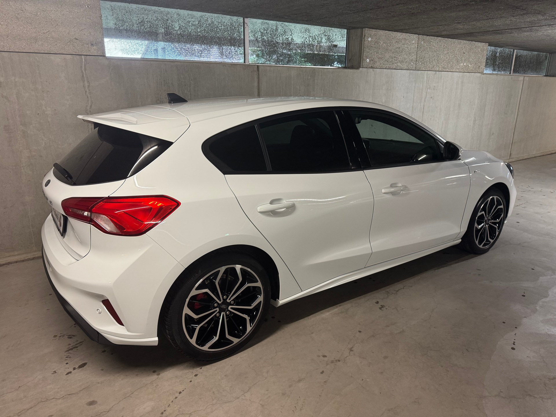 FORD Focus 1.5 SCTi ST Line X Automatic-image-5