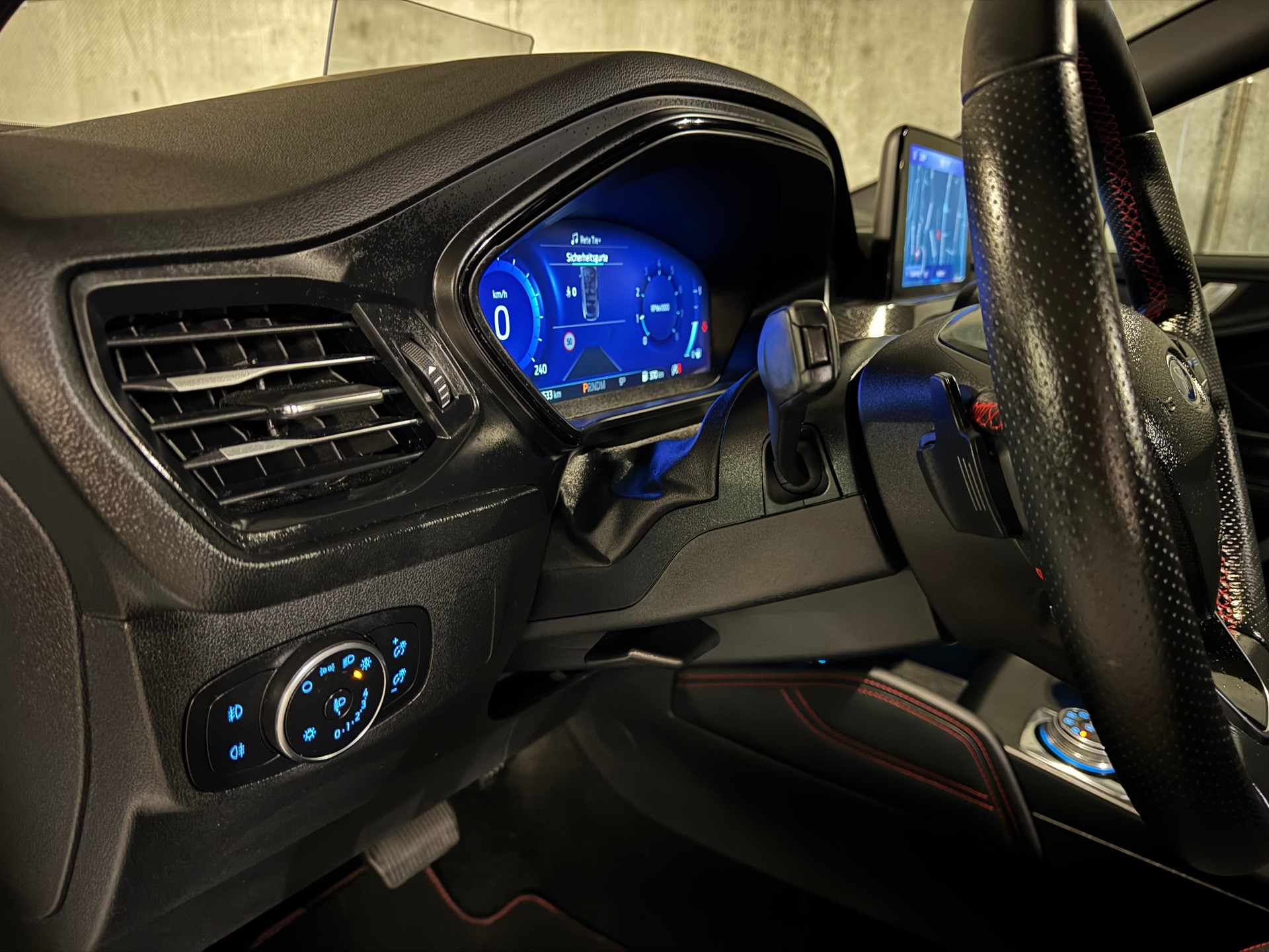 FORD Focus 1.5 SCTi ST Line X Automatic-image-21