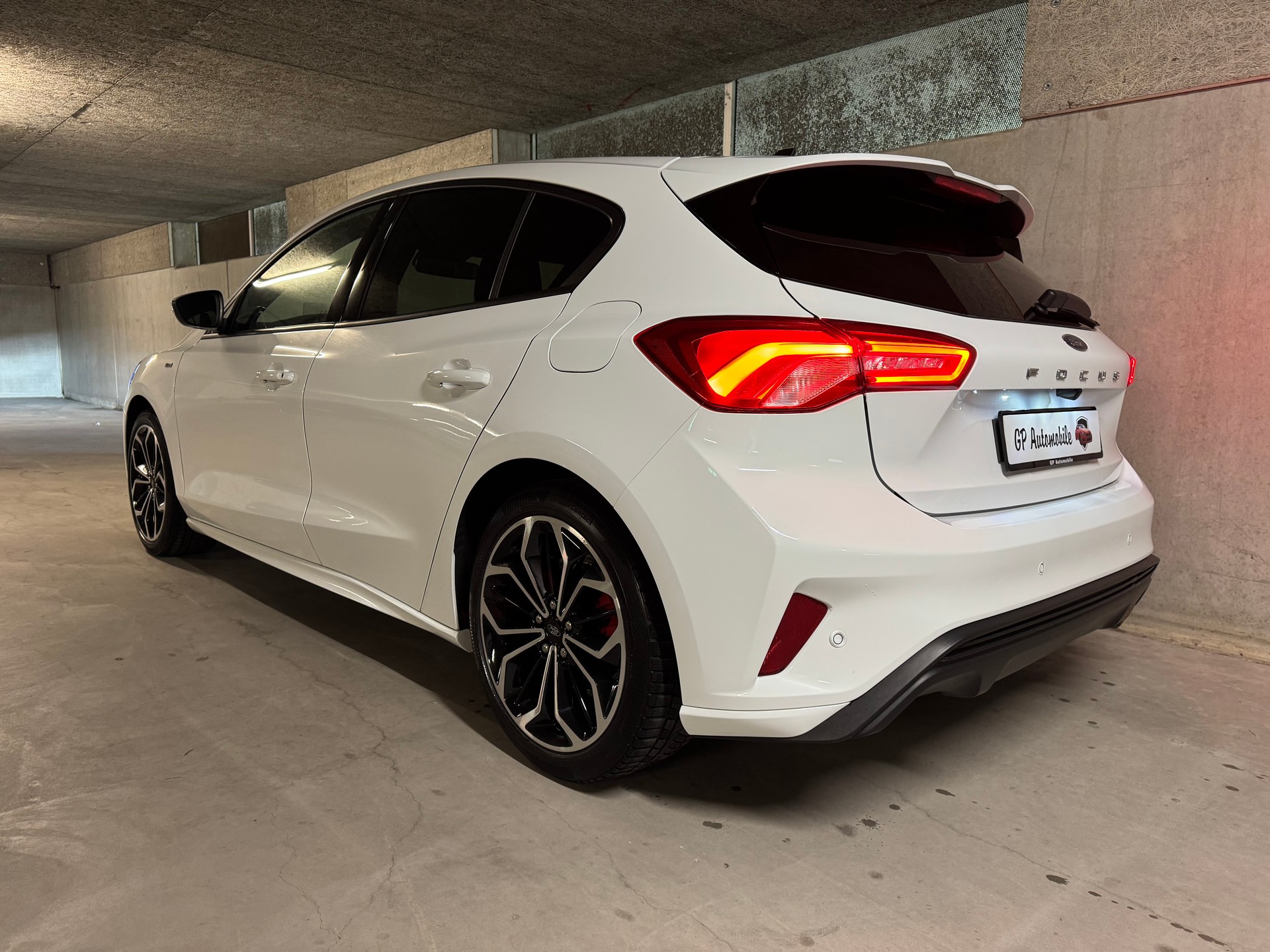 FORD Focus 1.5 SCTi ST Line X Automatic-image-11