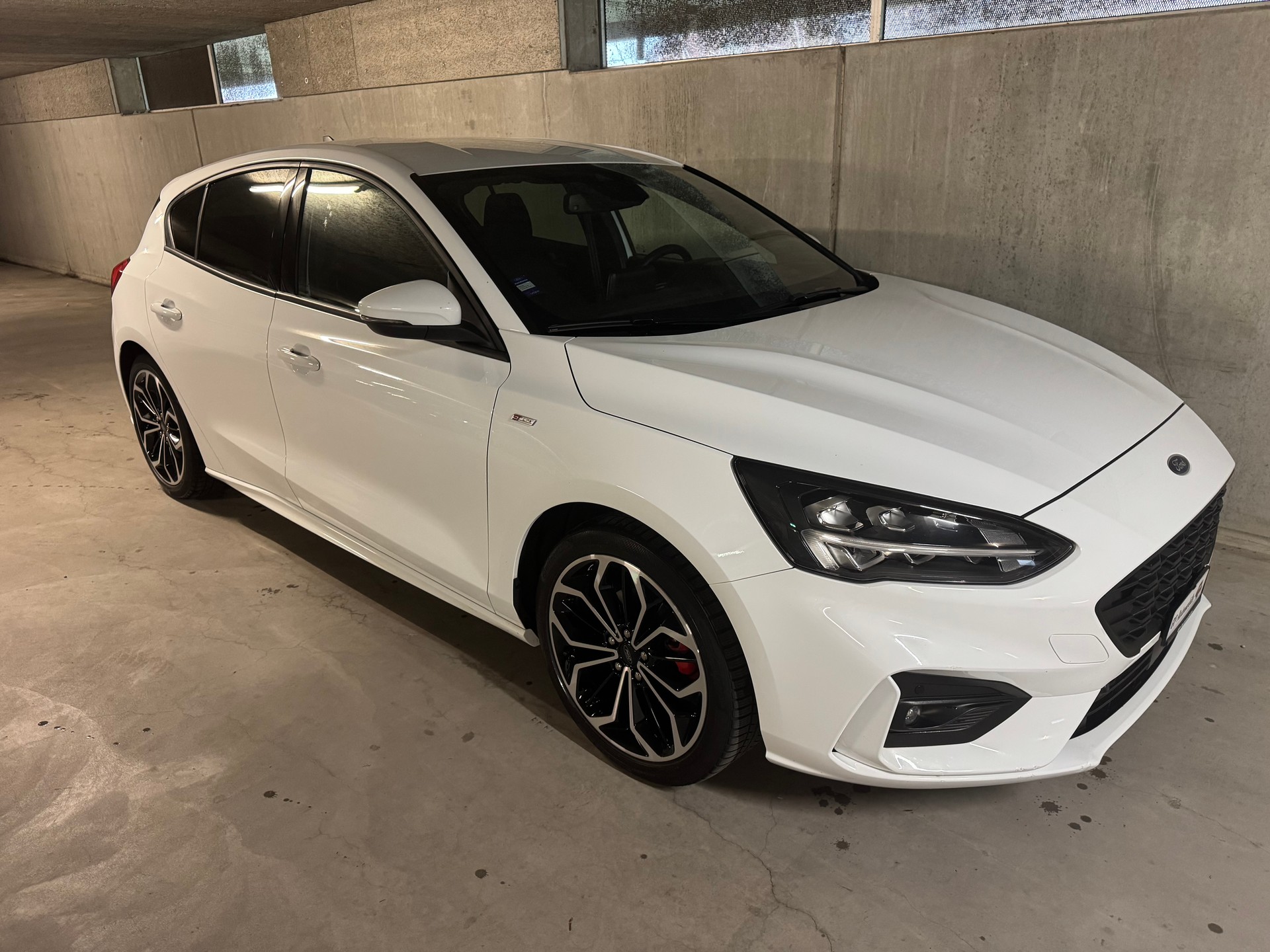 FORD Focus 1.5 SCTi ST Line X Automatic-image-3