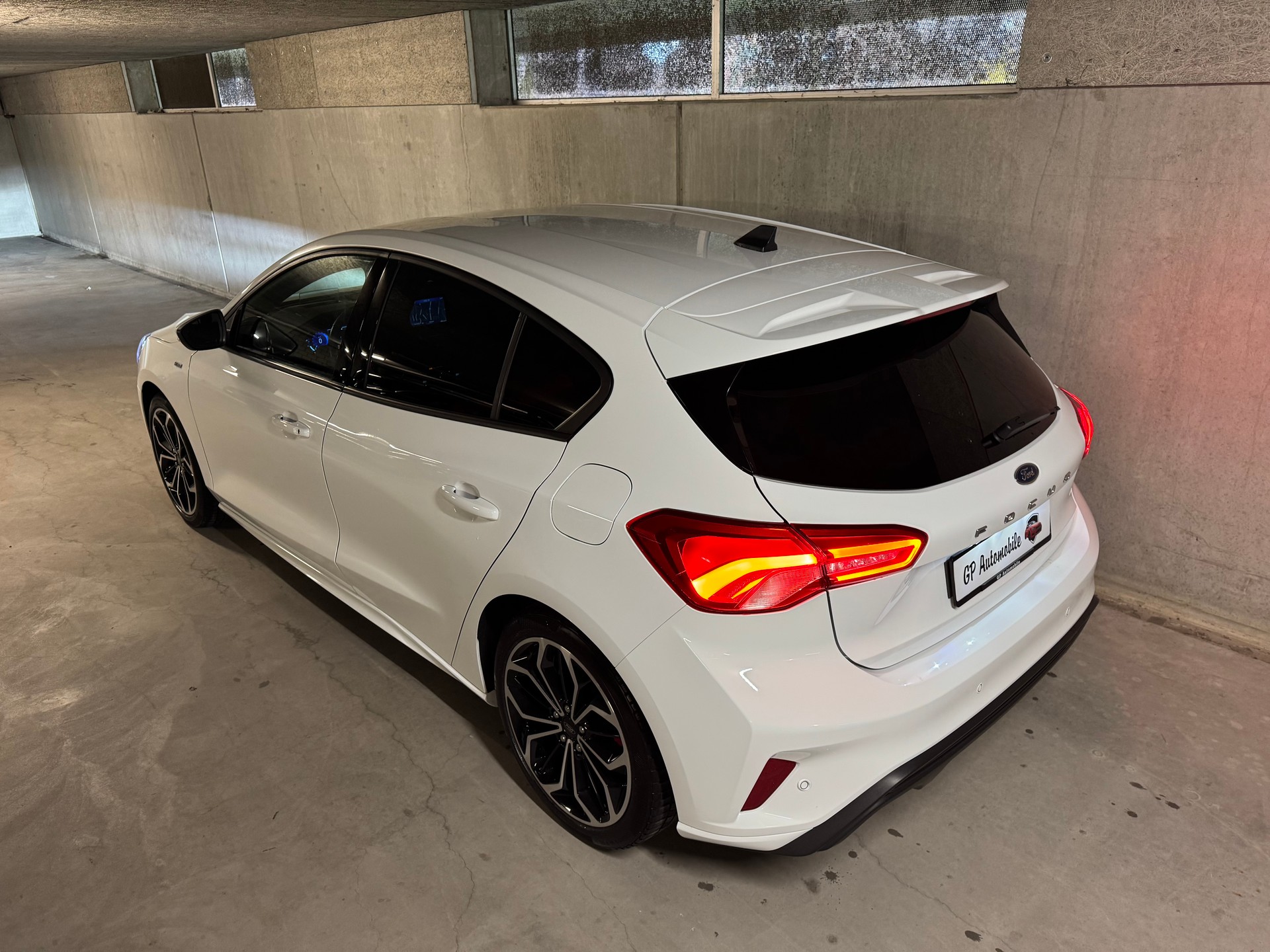 FORD Focus 1.5 SCTi ST Line X Automatic-image-12