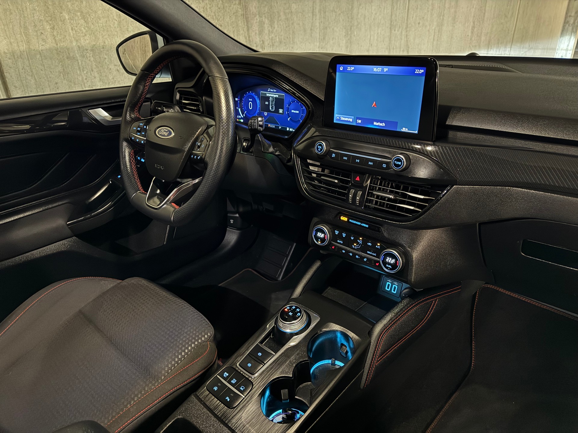FORD Focus 1.5 SCTi ST Line X Automatic-image-30