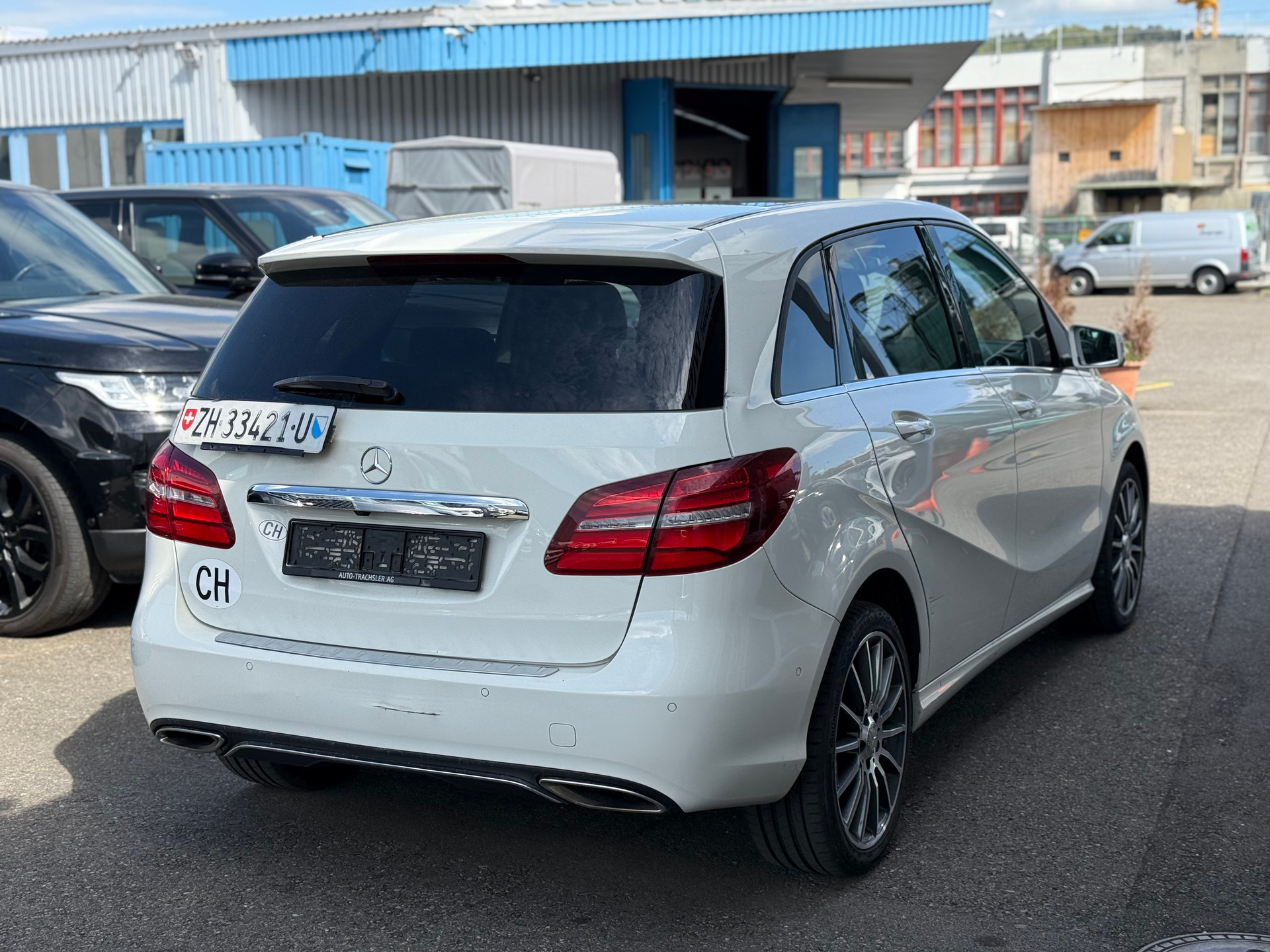 MERCEDES-BENZ B 220 AMG Line 4Matic 7G-DCT-image-13