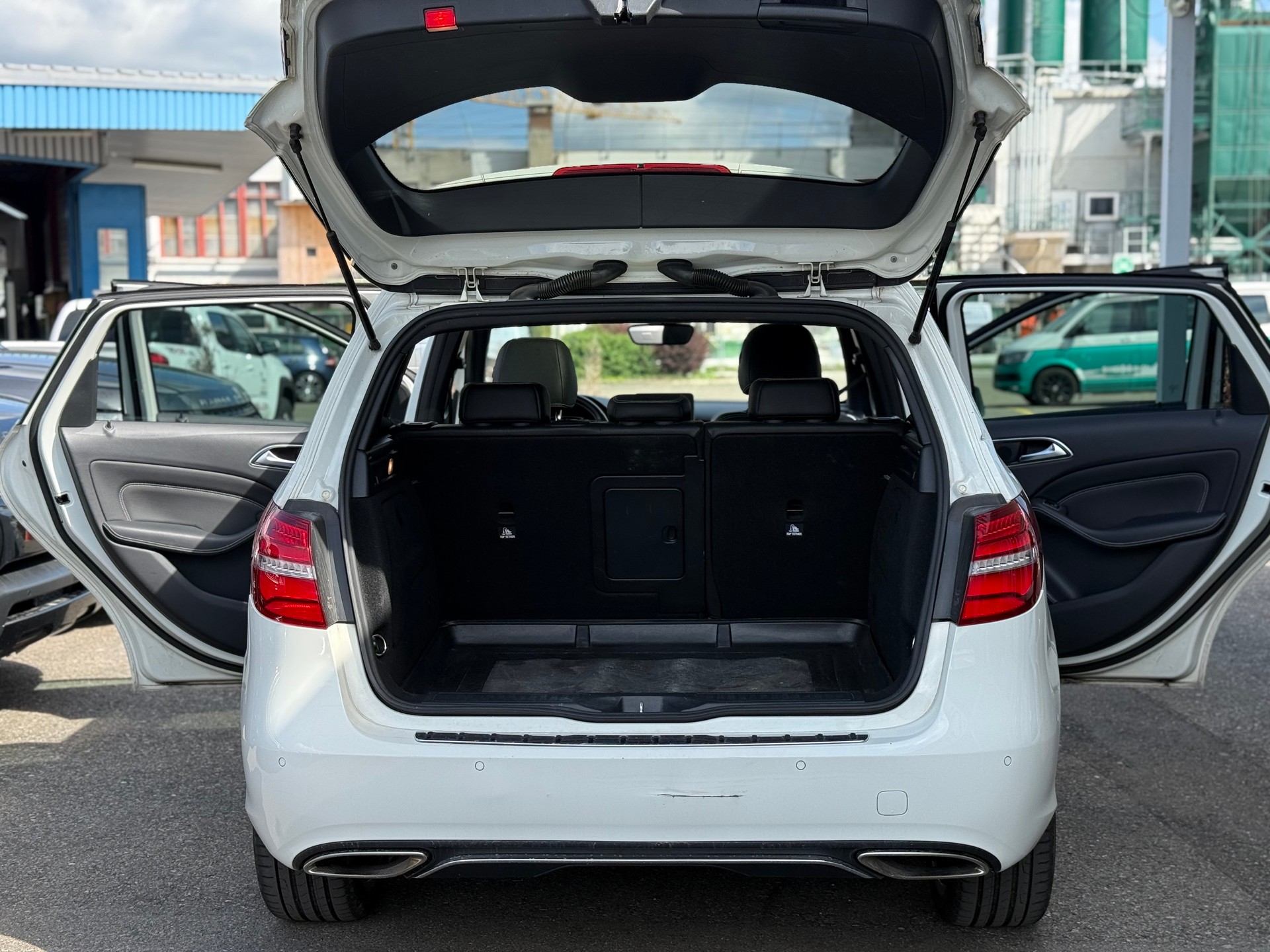 MERCEDES-BENZ B 220 AMG Line 4Matic 7G-DCT-image-8
