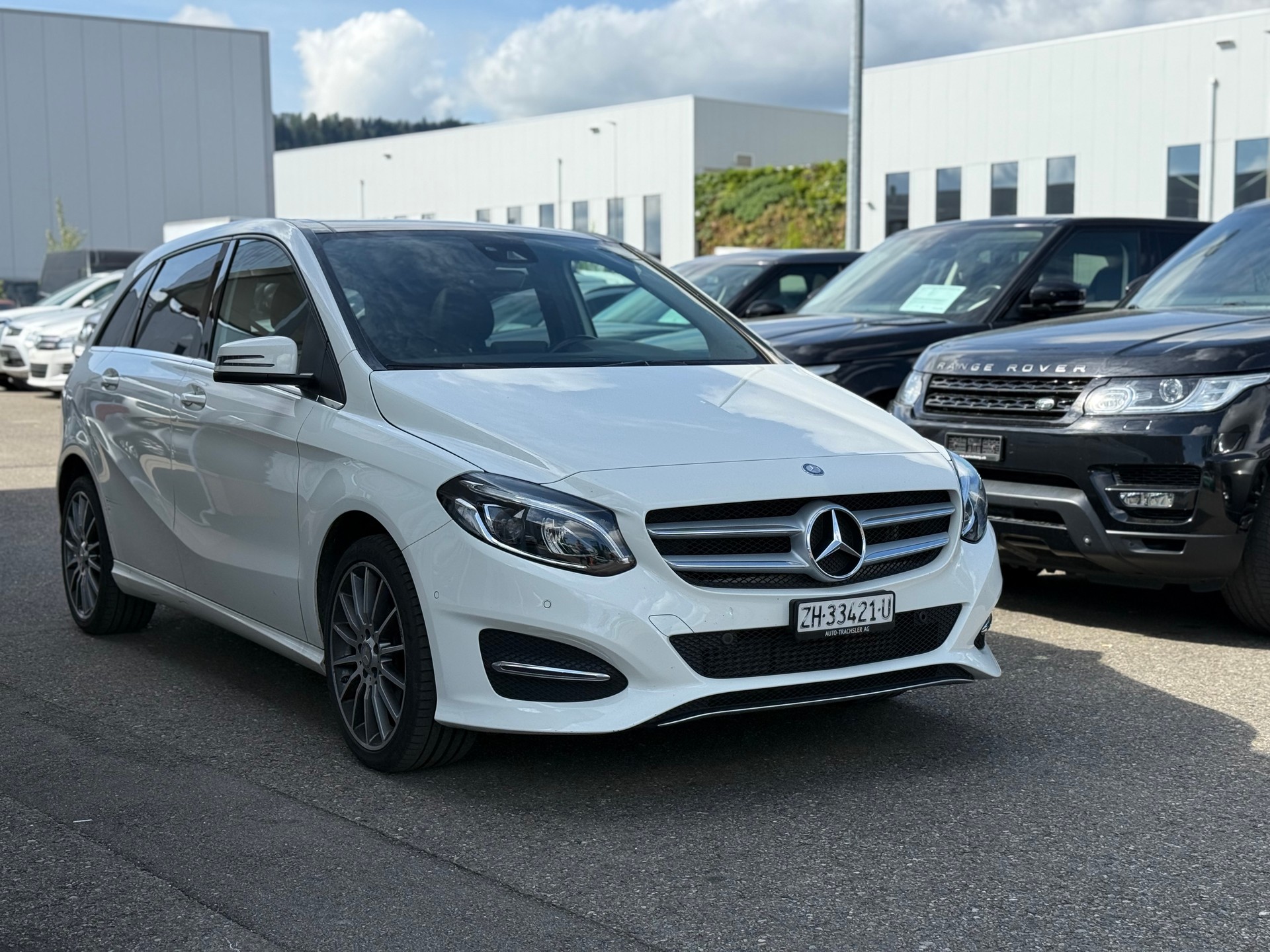 MERCEDES-BENZ B 220 AMG Line 4Matic 7G-DCT-image-0