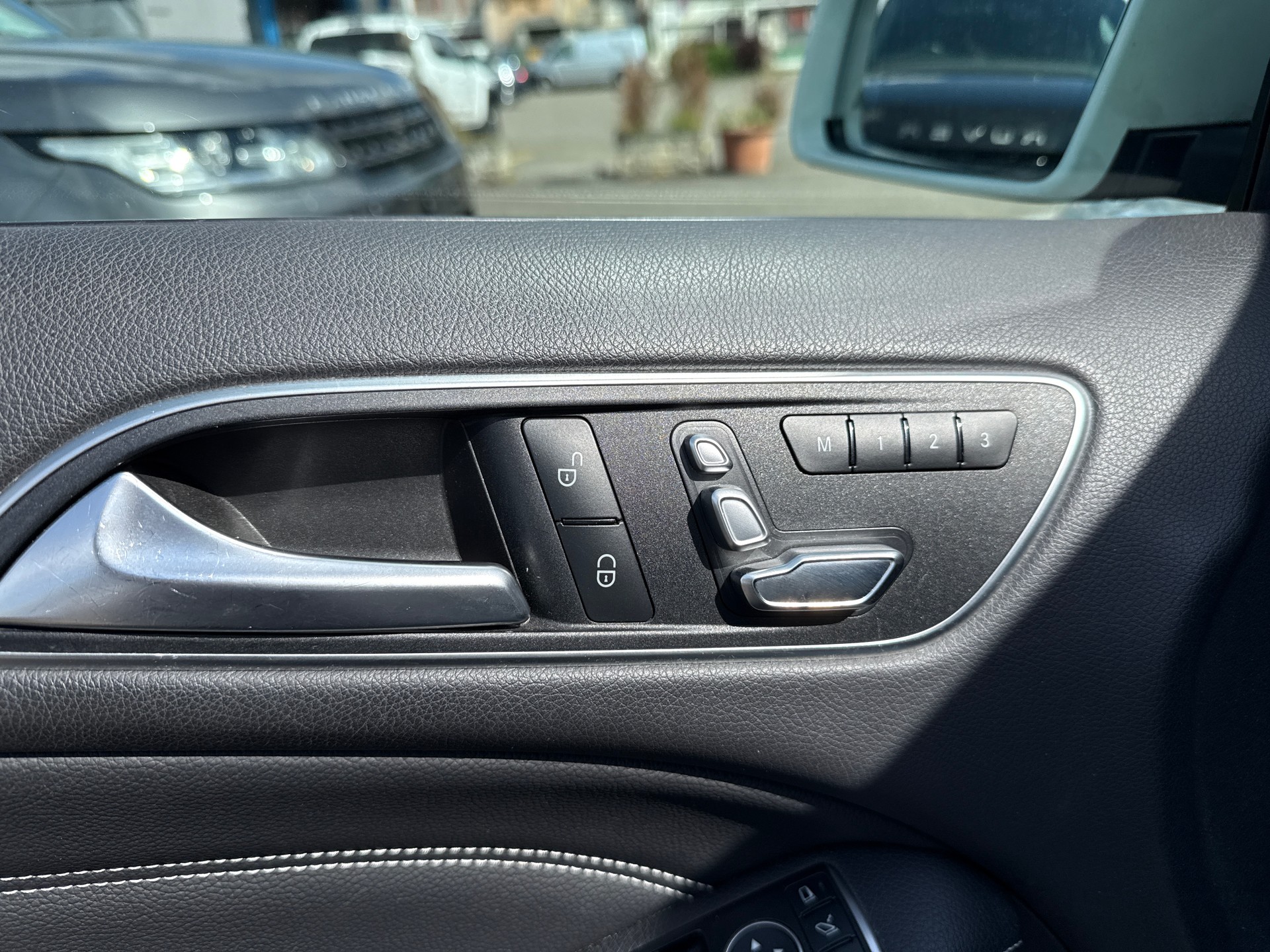 MERCEDES-BENZ B 220 AMG Line 4Matic 7G-DCT-image-9