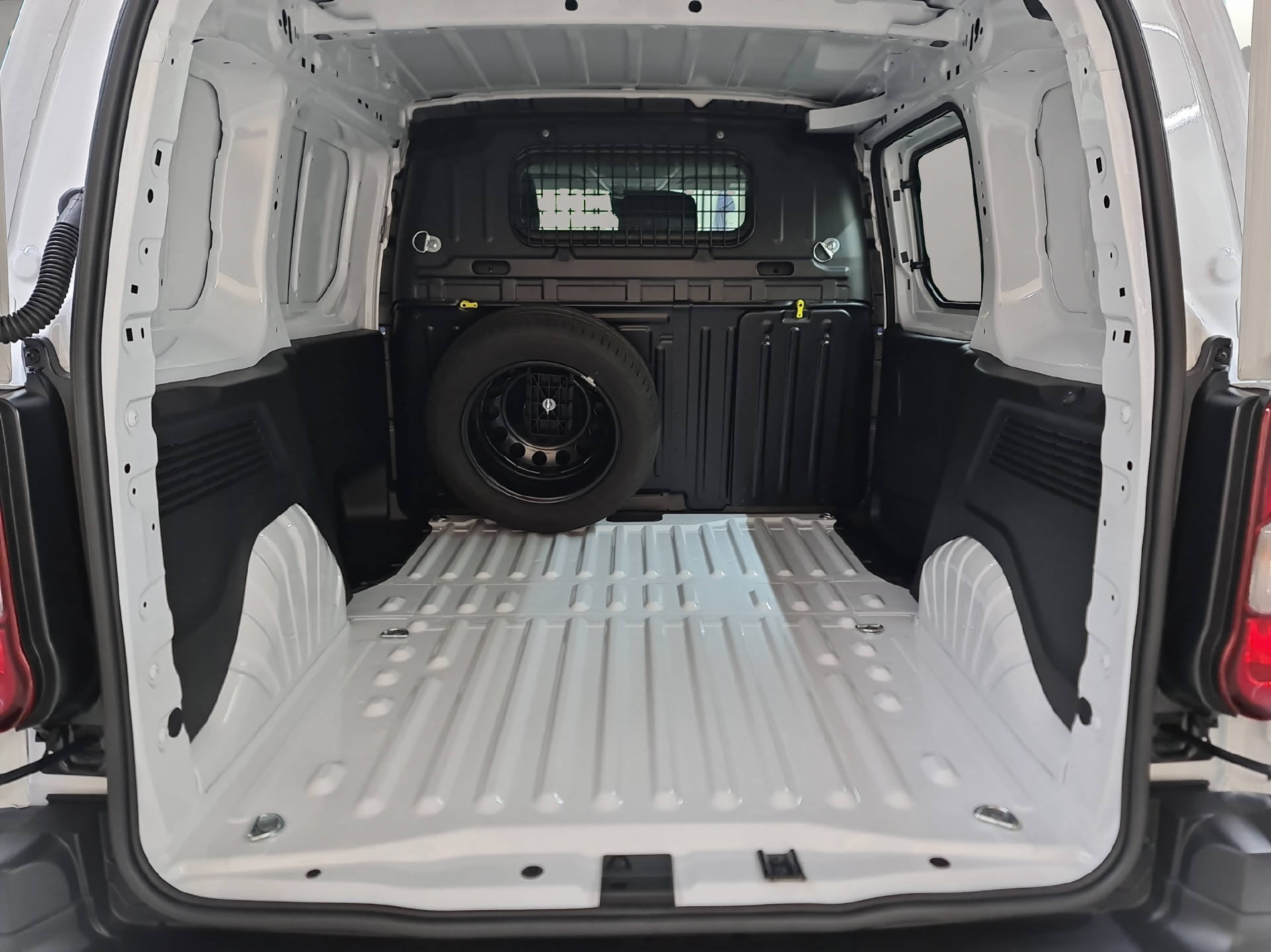 OPEL Combo Cargo 2.4 t 1.5 D S/S 4x4 Automat-image-10