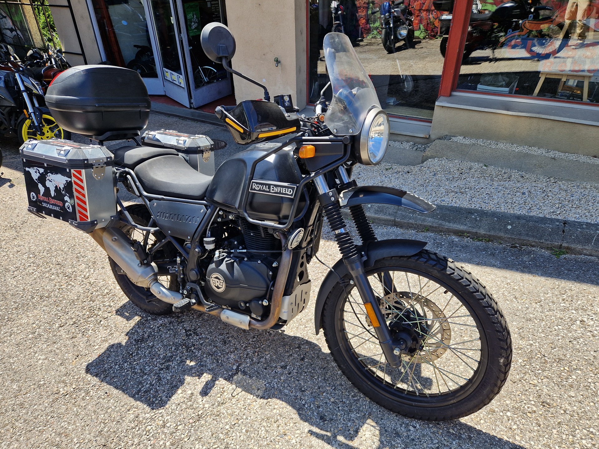 ROYAL ENFIELD Himalayan