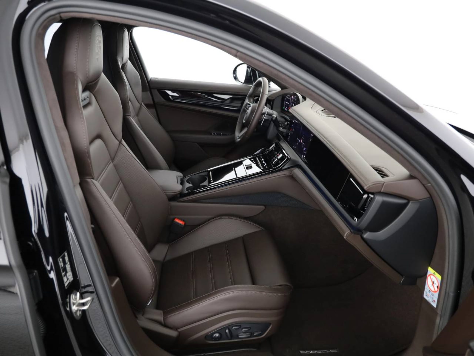 PORSCHE Panamera Turbo S E-Hybrid-image-15