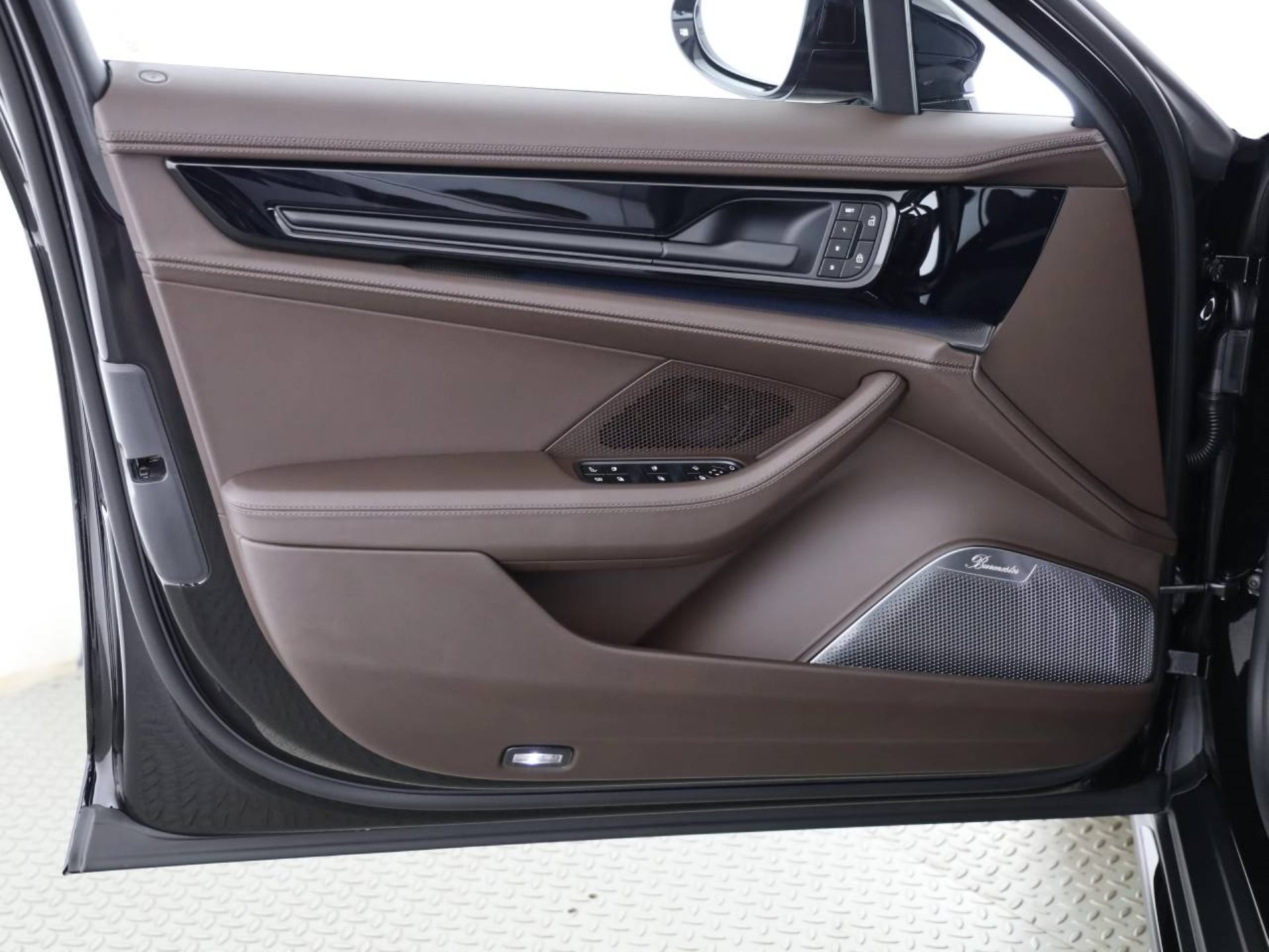 PORSCHE Panamera Turbo S E-Hybrid-image-17