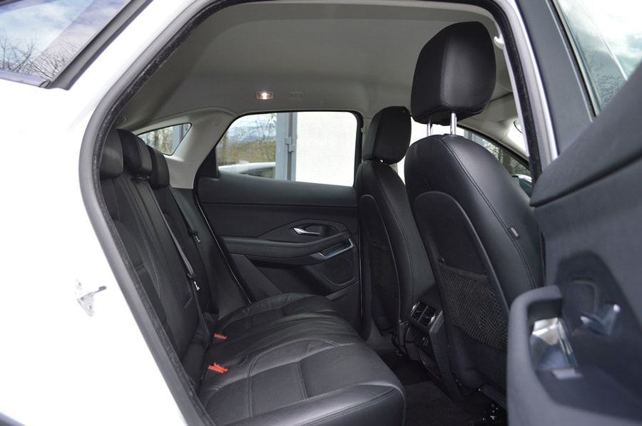 JAGUAR E-Pace 2.0d D150 S AWD Automatik-image-9