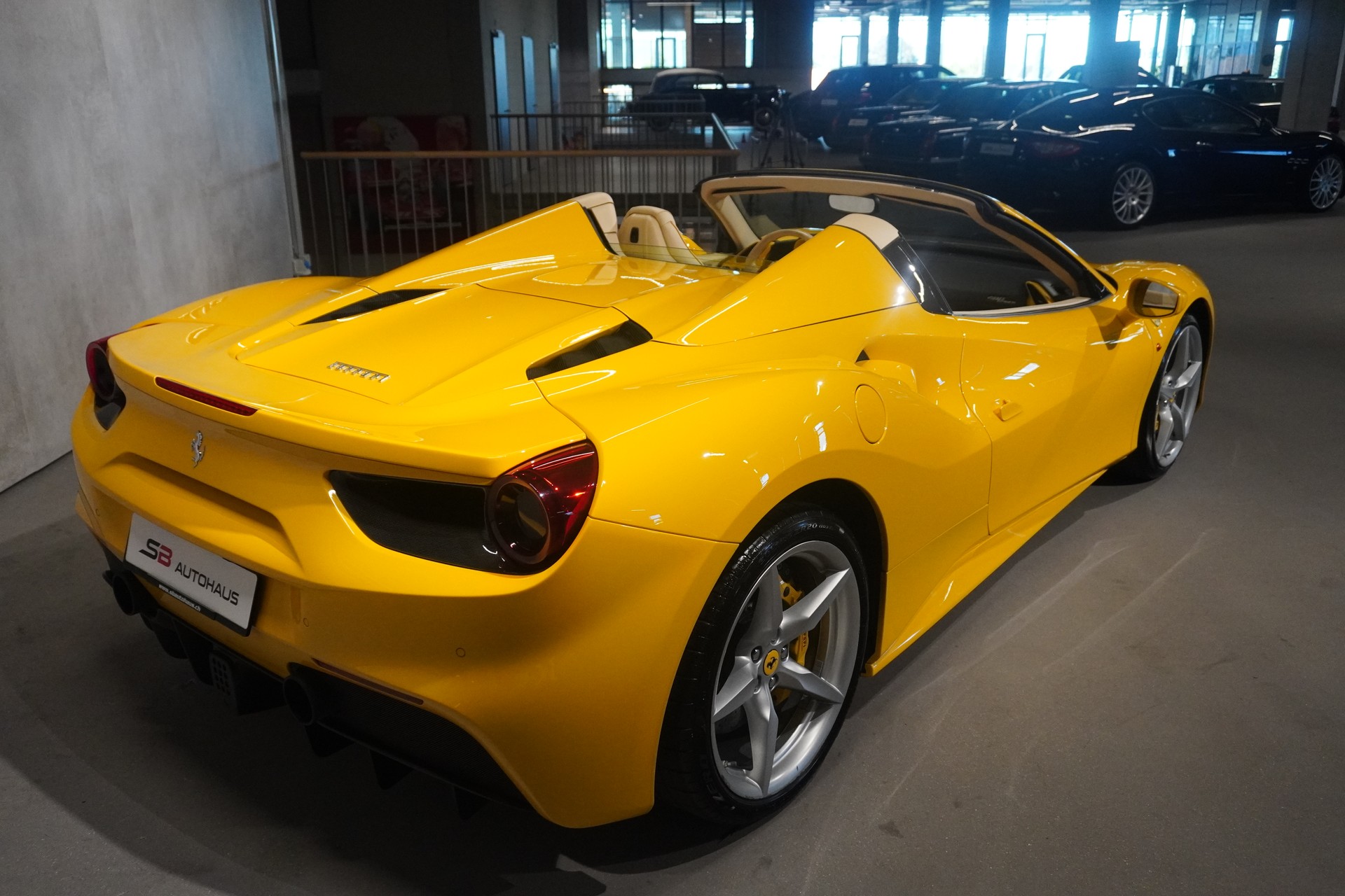 FERRARI 488 Spider 3.9 V8-image-13