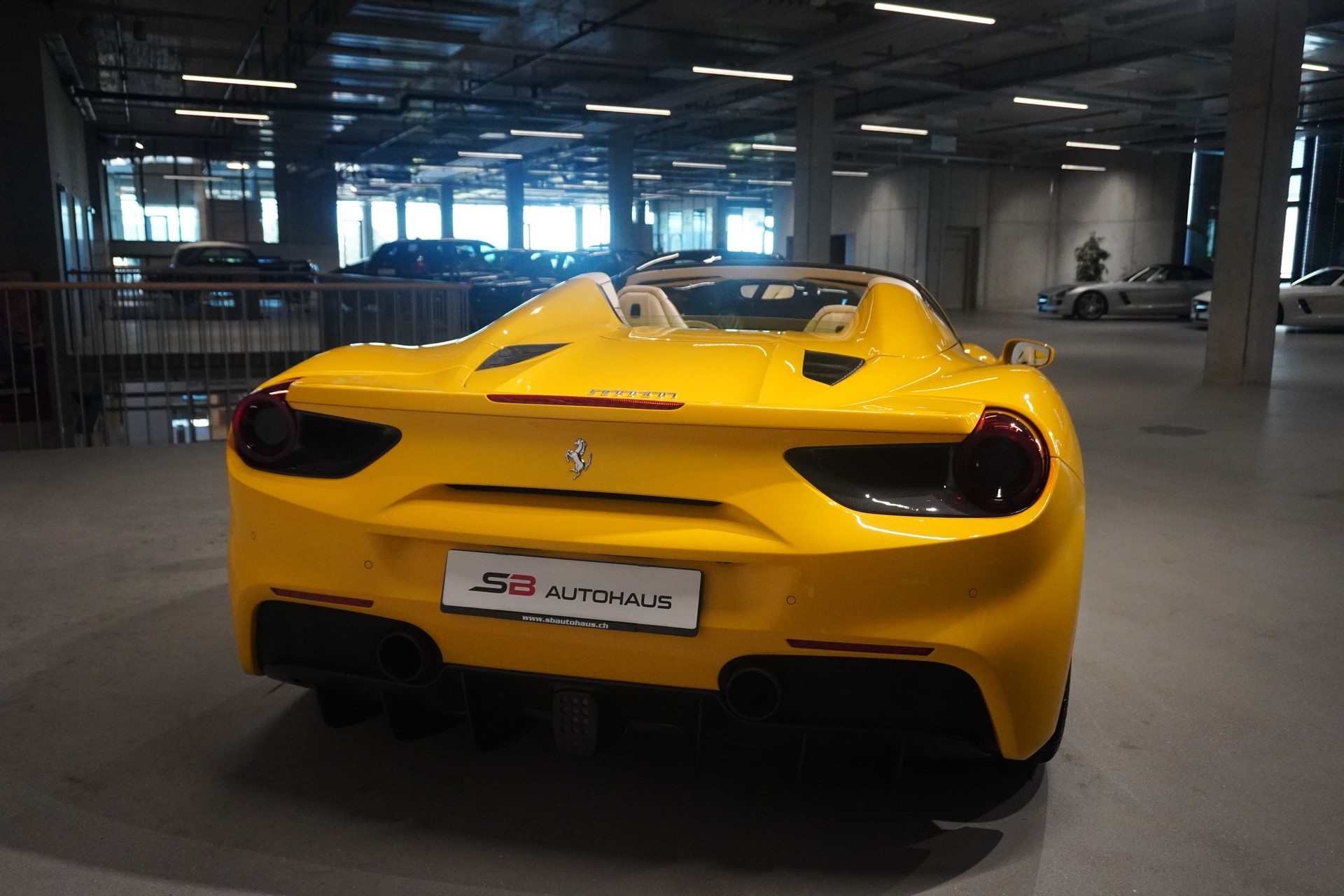 FERRARI 488 Spider 3.9 V8-image-15