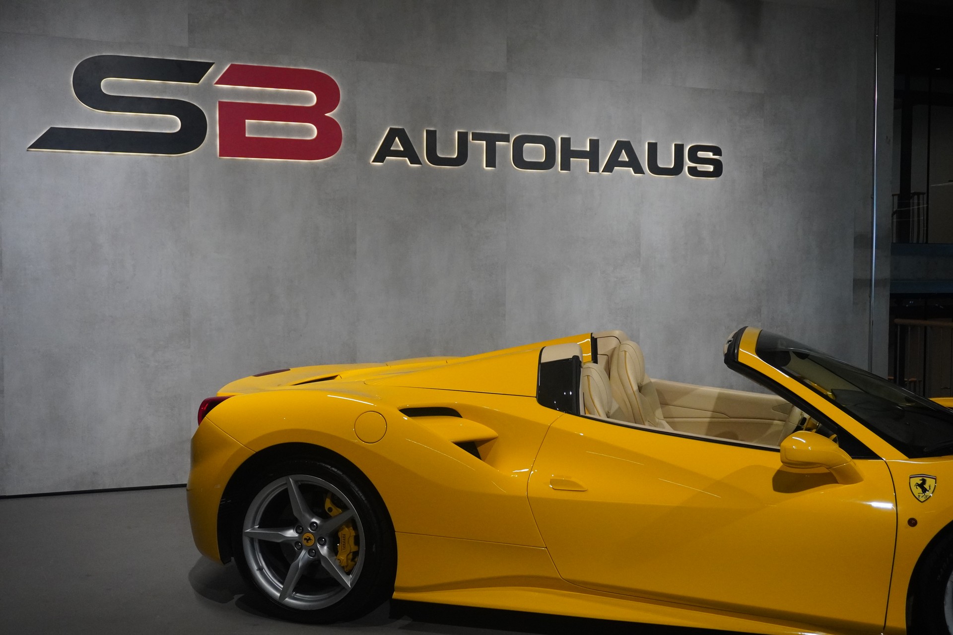 FERRARI 488 Spider 3.9 V8-image-3