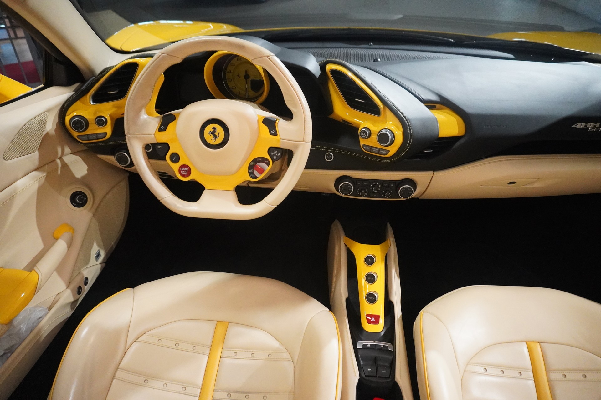 FERRARI 488 Spider 3.9 V8-image-9