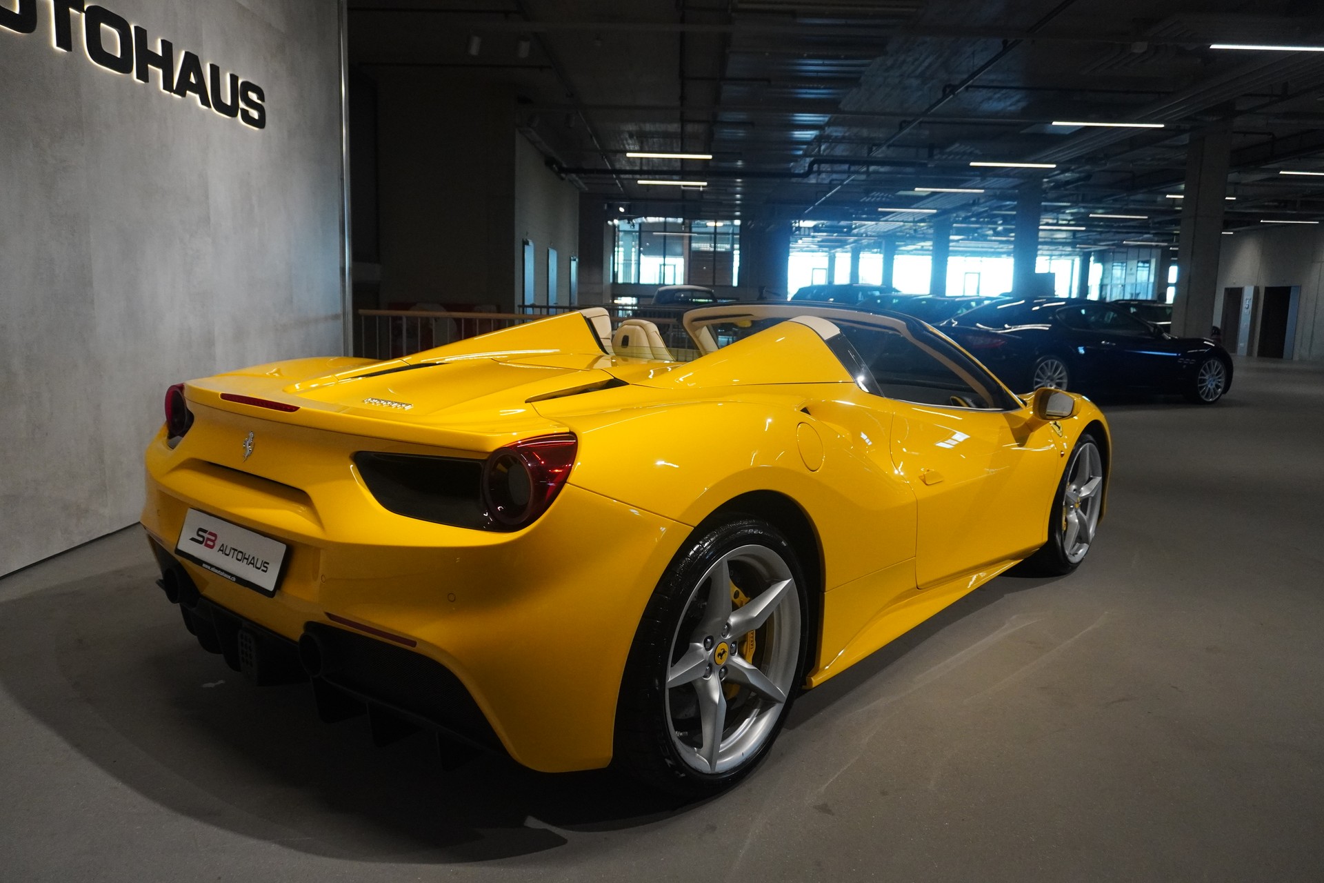 FERRARI 488 Spider 3.9 V8-image-14