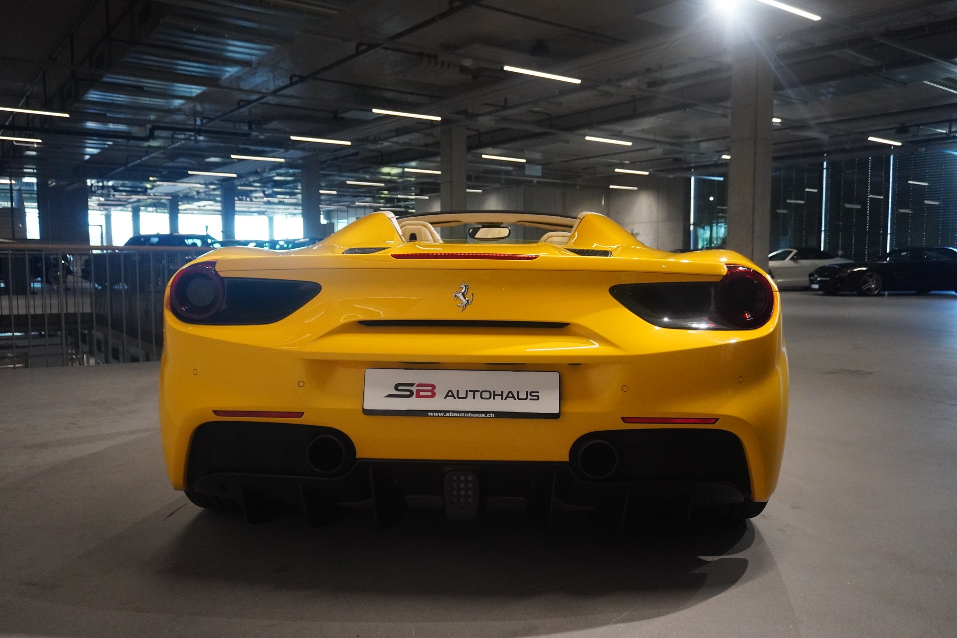 FERRARI 488 Spider 3.9 V8-image-16