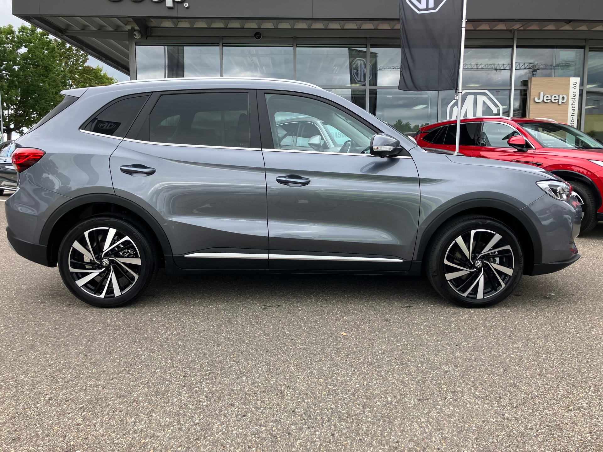 MG ZS 1.5 Hybrid+ Luxury-image-1