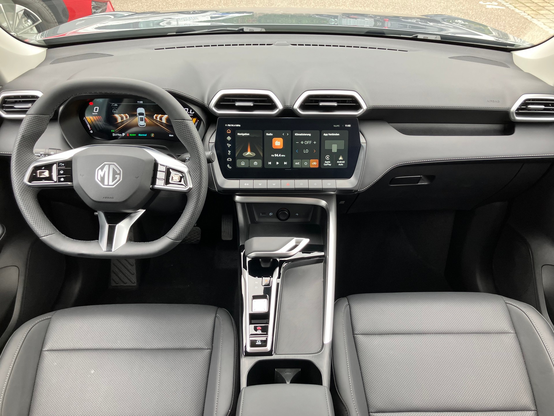 MG ZS 1.5 Hybrid+ Luxury-image-9