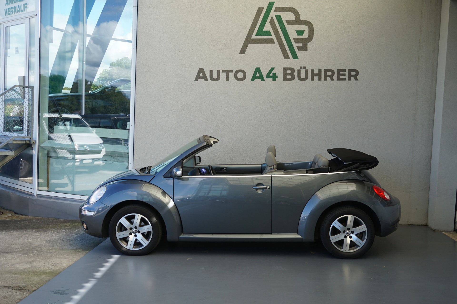VW Beetle 1.8 Turbo Sixty Cabriolet 150PA-image-1