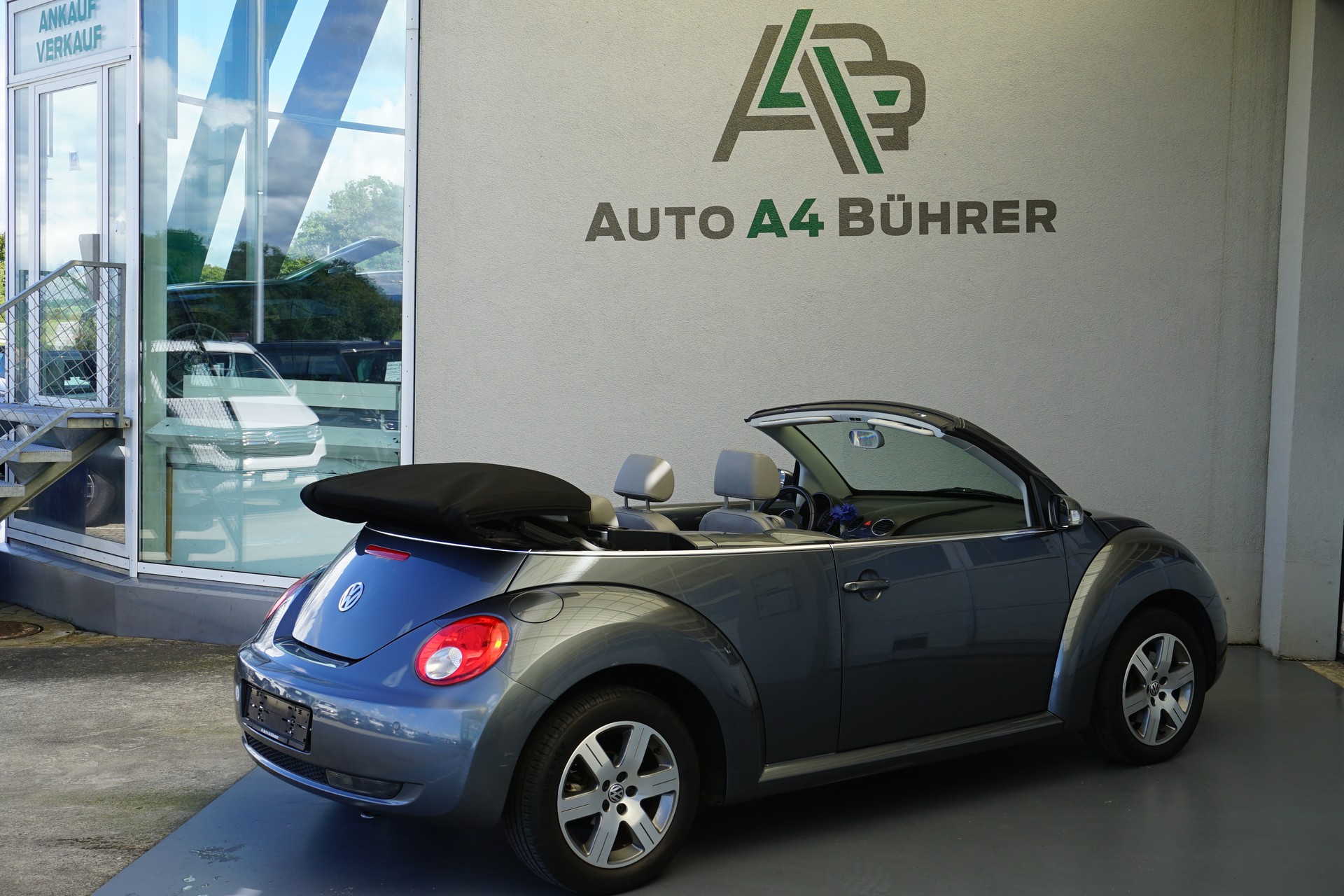 VW Beetle 1.8 Turbo Sixty Cabriolet 150PA-image-11